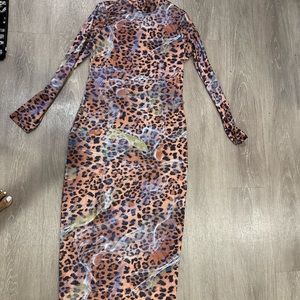 This shown dress never worn